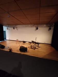 Lire la suite à propos de l’article LECTURE-CONCERT | Richarme était avec nous ce vendredi 30 août 2024 | auditorium de la bibliothèque multimédia du Grand Guéret