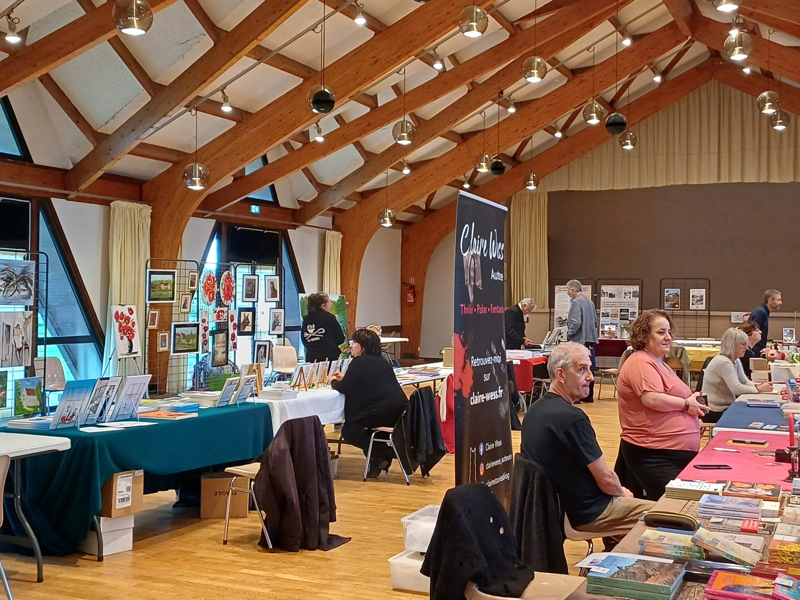 Lire la suite à propos de l’article petit signe aux gens du salon du livre de Saint-Gaultier (Indre) | 13 octobre 2024